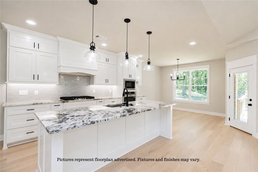 Photo 6 of 5121 S  Pleasant Valley