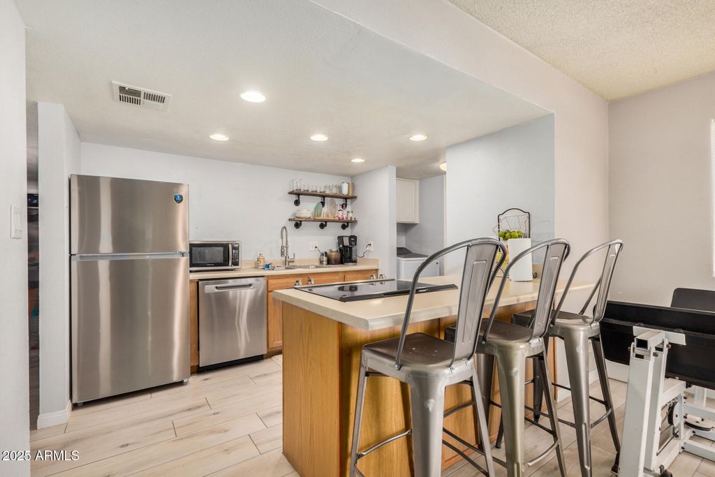 8414 W  Monterosa St, Phoenix, AZ 85037