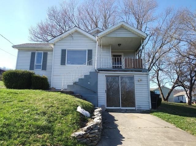 1345 8th St, West Portsmouth, OH 45663