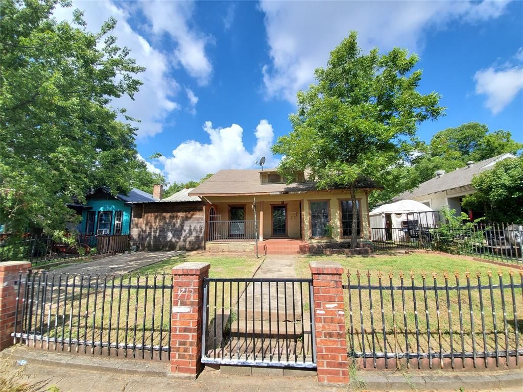 713 S Willomet Ave, Dallas, TX 75208
