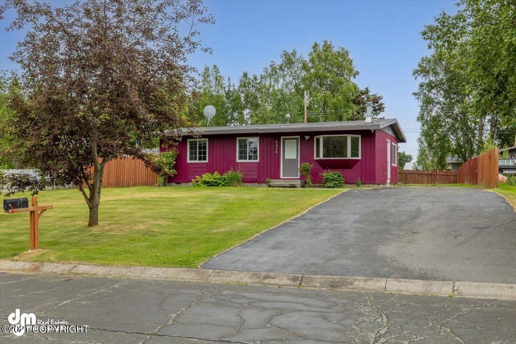 6515 Mulberry Dr, Anchorage, AK 99502