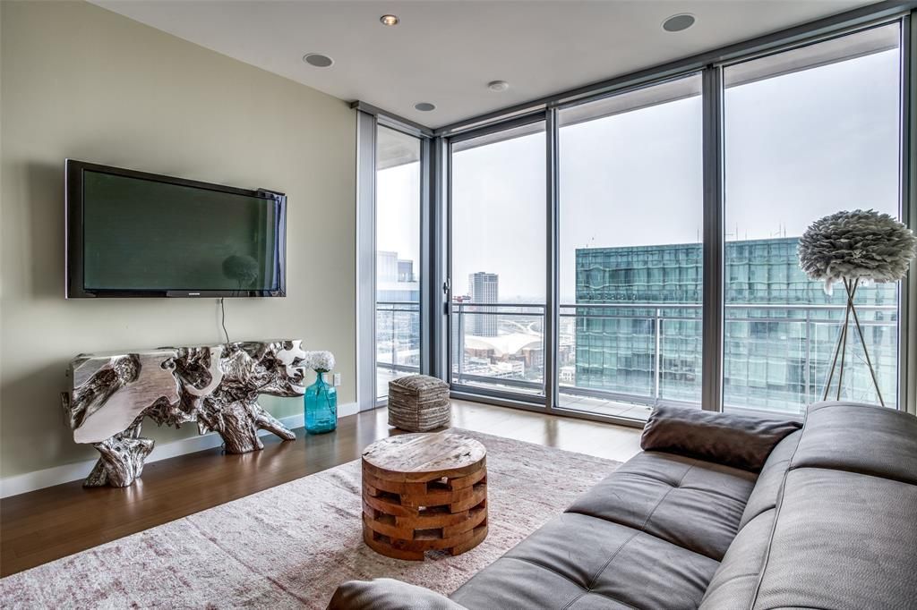 2900 McKinnon St #2403, Dallas, TX 75201