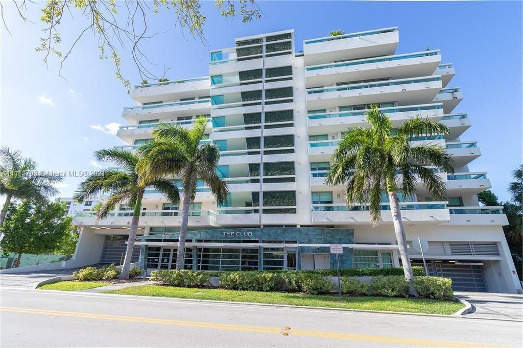 1025 92nd St #304, Miami Beach, FL 33154