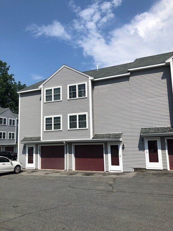 80 Smith St #2B, Lowell, MA 01851