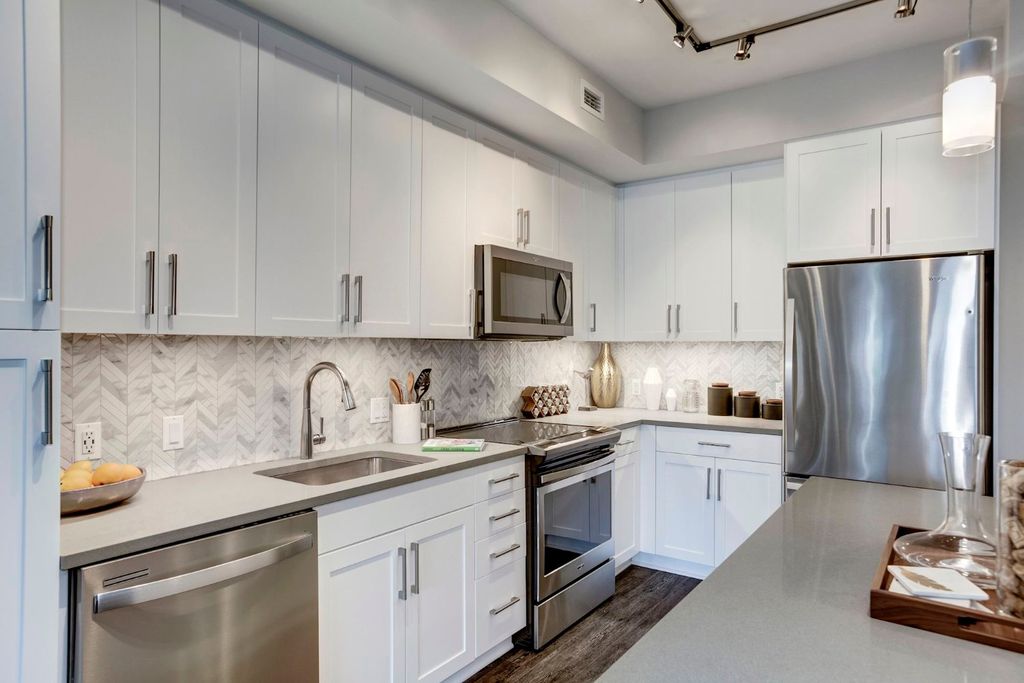 8405 Chevy Chase Lake Ter, Chevy Chase, MD 20815