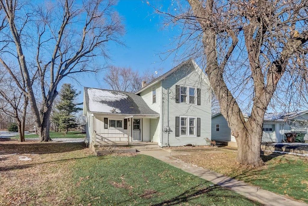 210 C St, Footville, WI 53537 See Est. Value, Schools & More