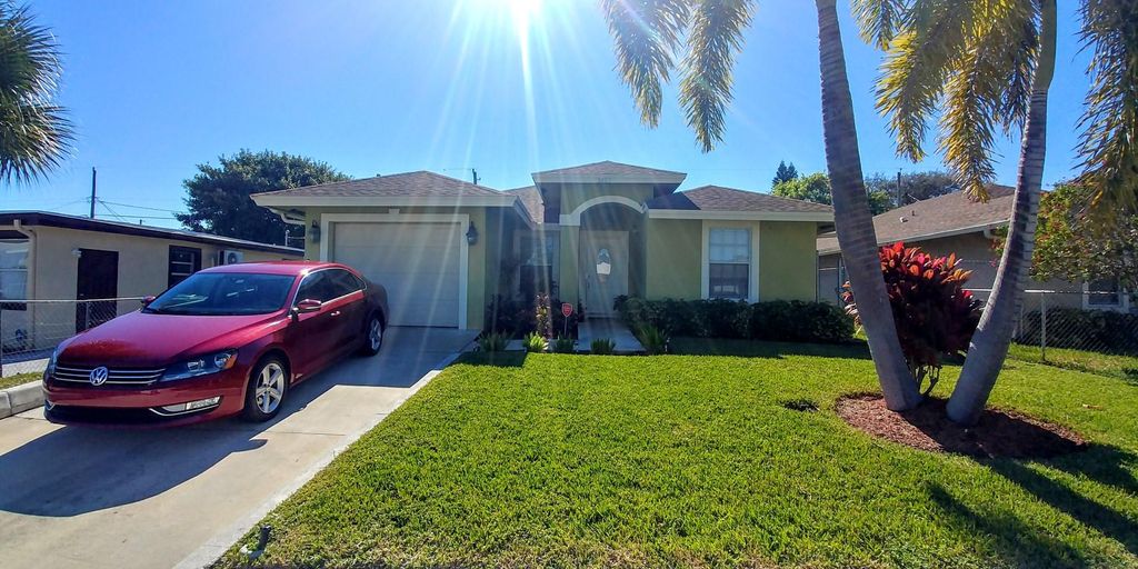1427 W 33rd St, Riviera Beach, FL 3 Bed, 2 Bath SingleFamily Home