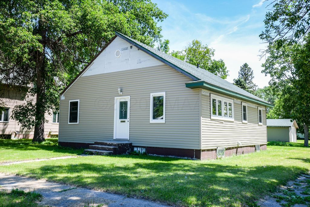229 7th Ave, Enderlin, ND 3 Bed, 1 Bath SingleFamily Home 36