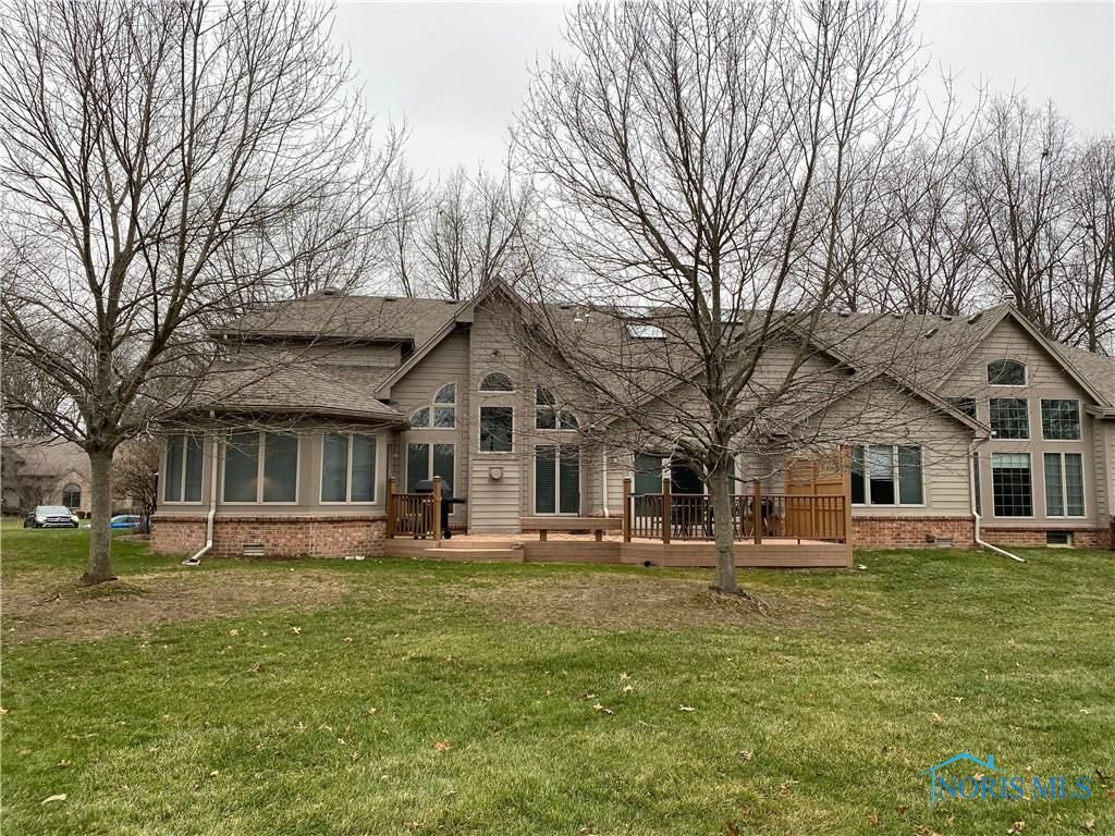 29 Walnut Creek Dr, Holland, OH 43528 4 Bed, 2.1 Bath Condo MLS