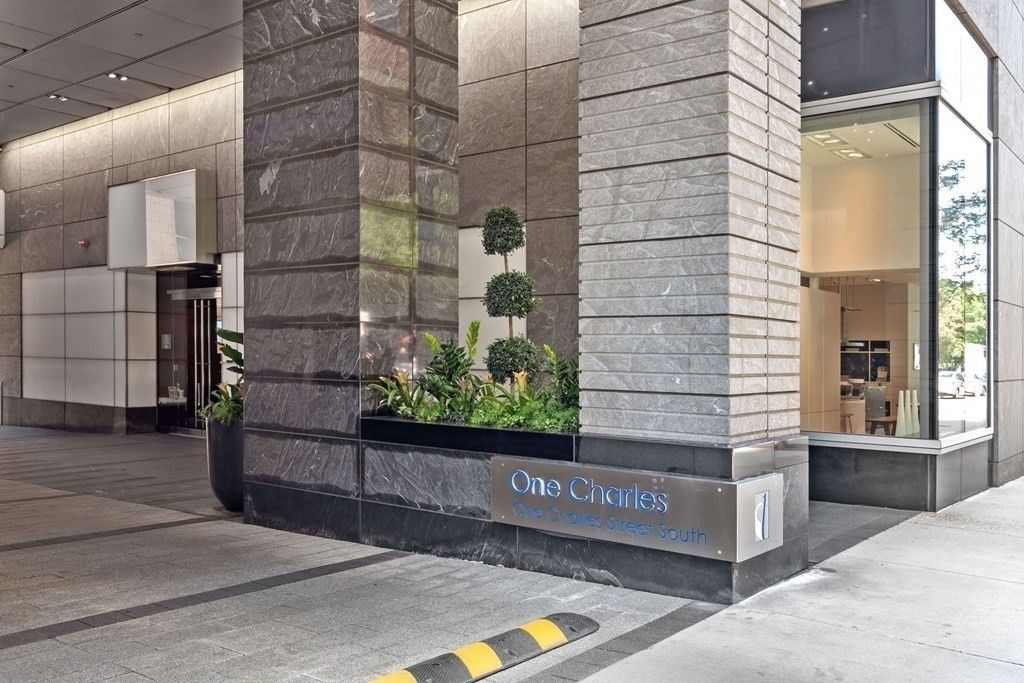 1 Charles St #709, Boston, MA 02116