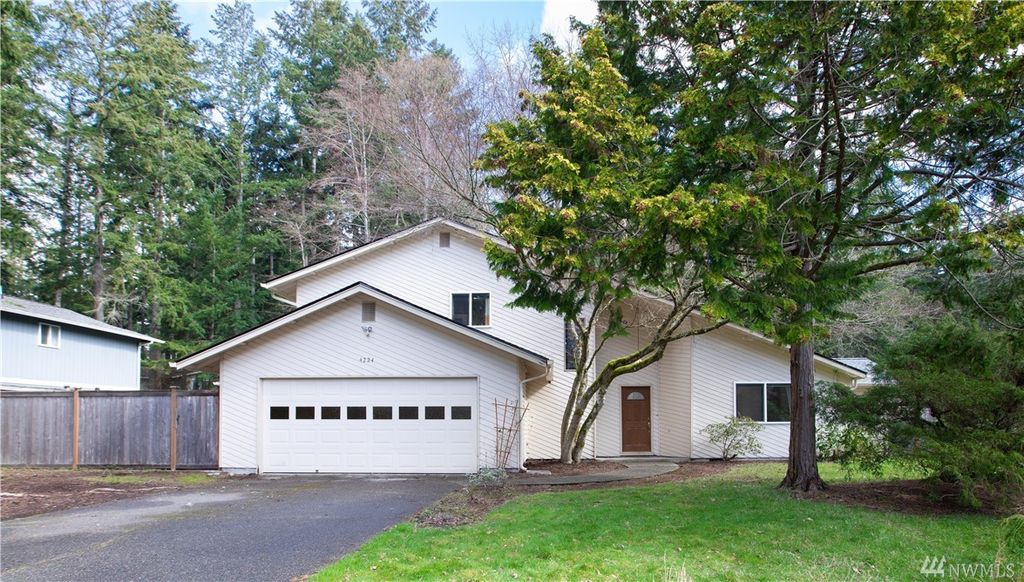 4224 Glen Terra Dr SE, Lacey, WA 3 Bed, 3 Bath Single