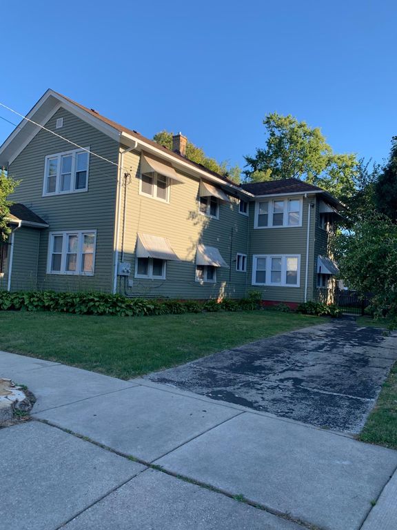 611 E Benton St, Aurora, IL 60505