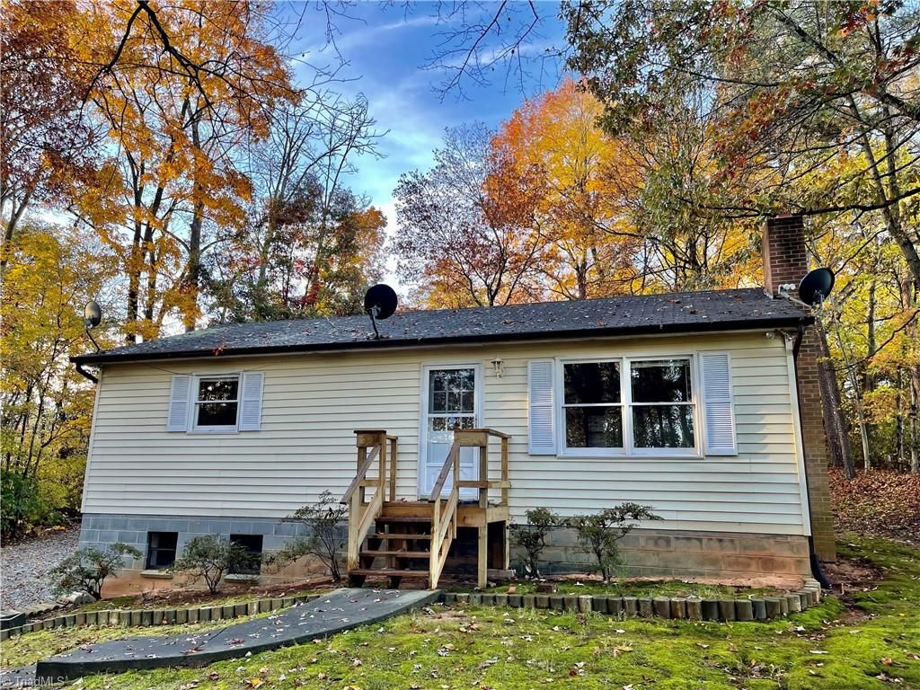 2762 Willard Rd, Winston Salem, NC 27107