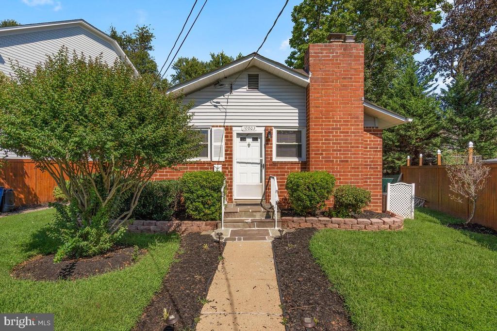 10003 Dickens Ave, Bethesda, MD 20814