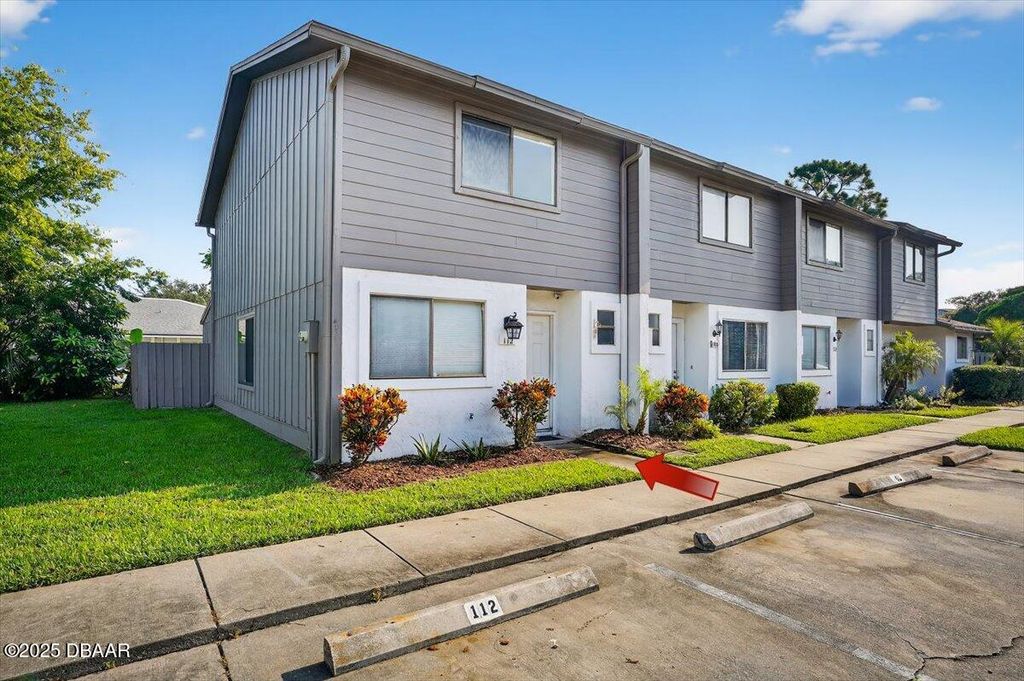 112 W  Sandalwood Ct, Daytona Beach, FL 32119