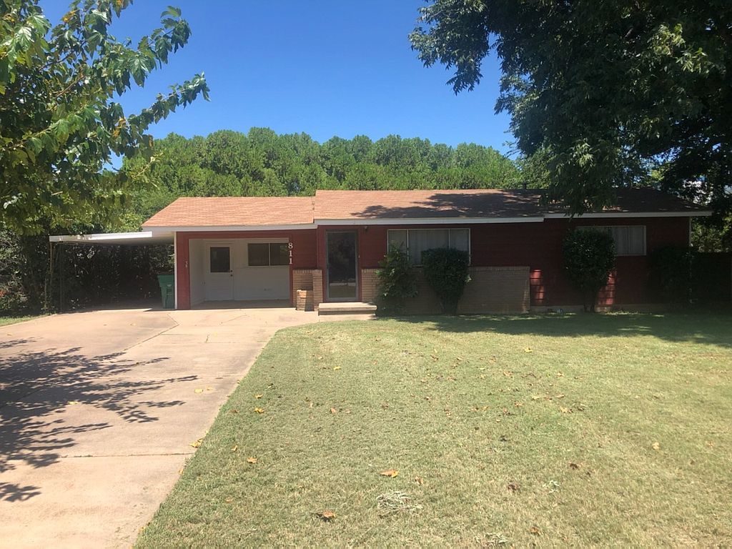 811 Montgomery Rd, Graham, TX 76450