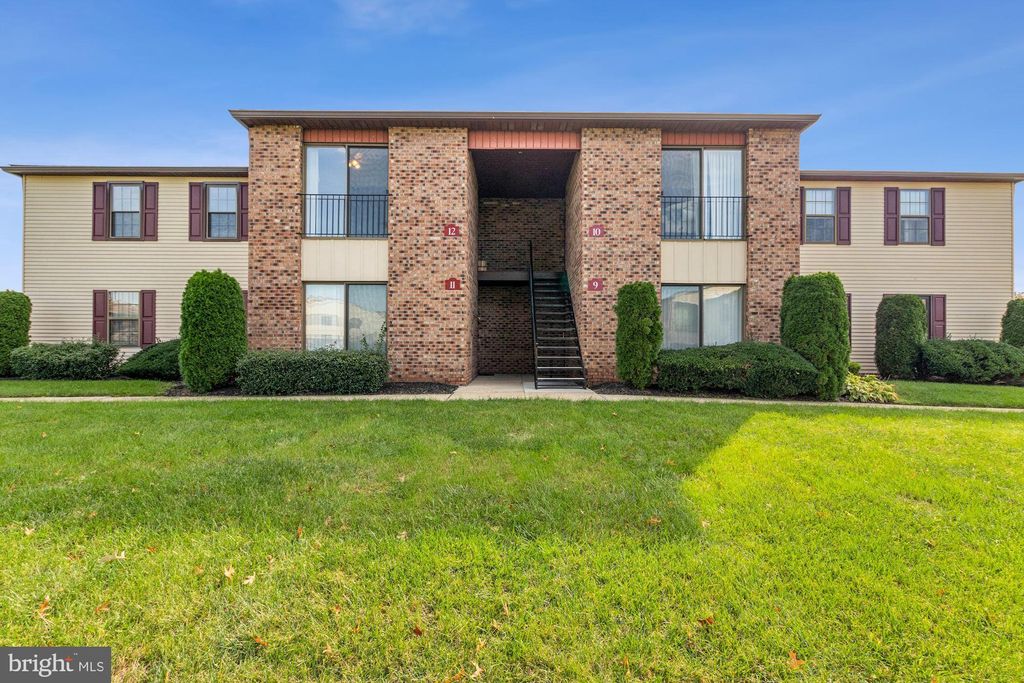 12 Camelot Pl, Sewell, NJ 08080