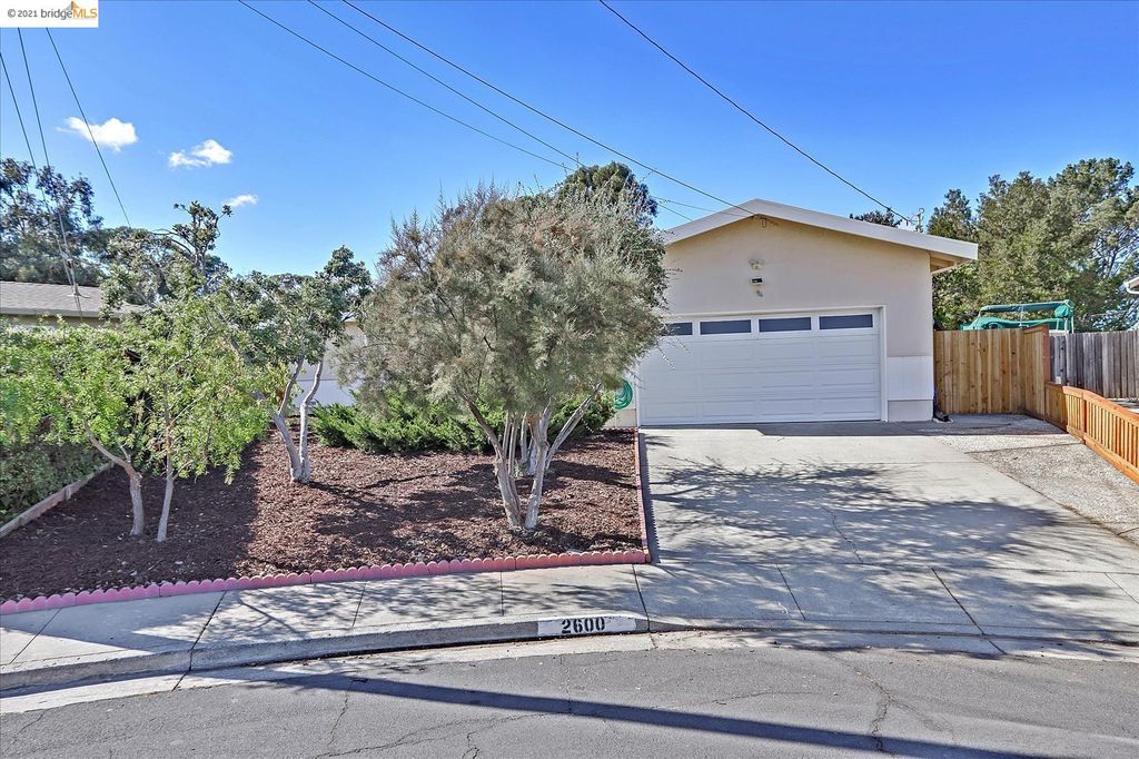 2600 Fahey Ct, Pinole, CA 94564