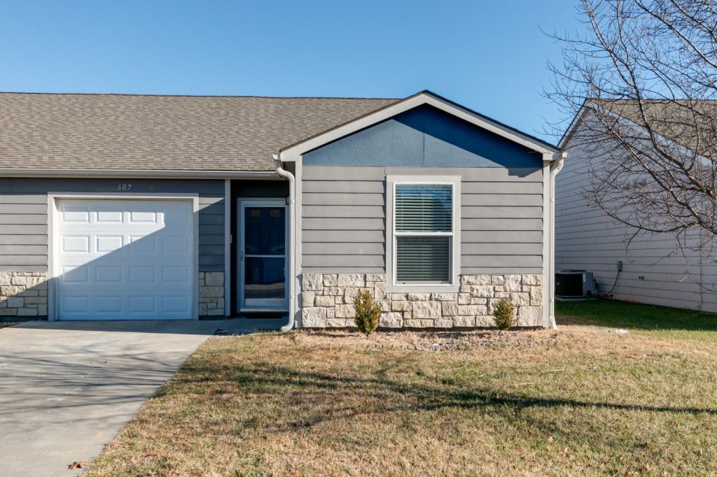 607 Grainfield St, Manhattan, KS 2 Bed, 2 Bath Townhouse 607 Grainfield St, Manhattan, KS 2 Bed, 2 Bath Townhouse