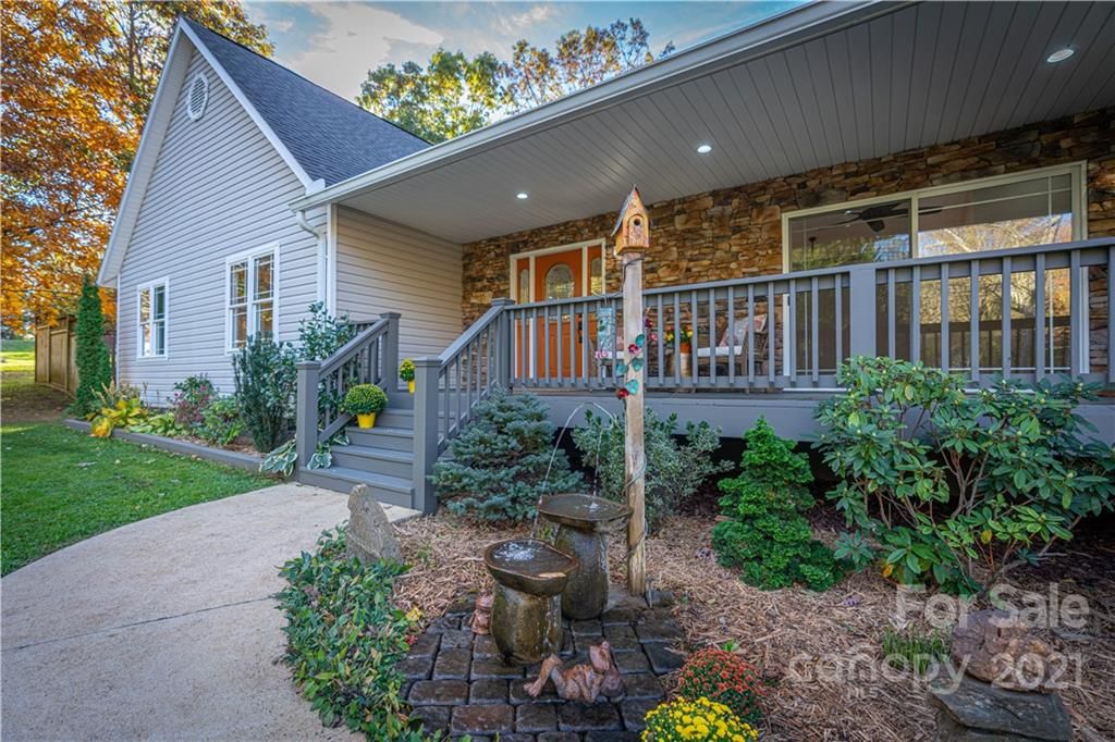 211 Old Haw Creek Rd, Asheville, NC 28805