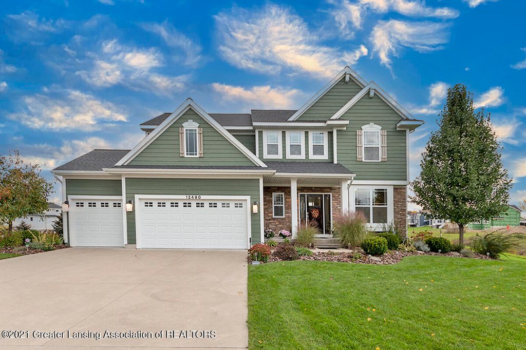 12490 Warm Creek Dr, Dewitt, MI 48820