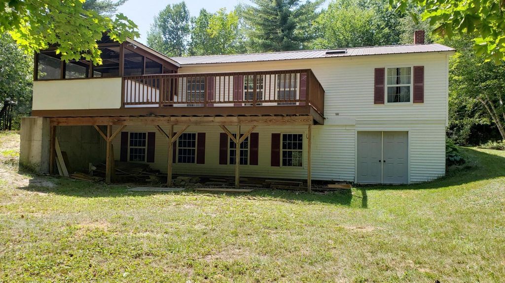 89 Goodrich Rd, Hebron, ME 04238