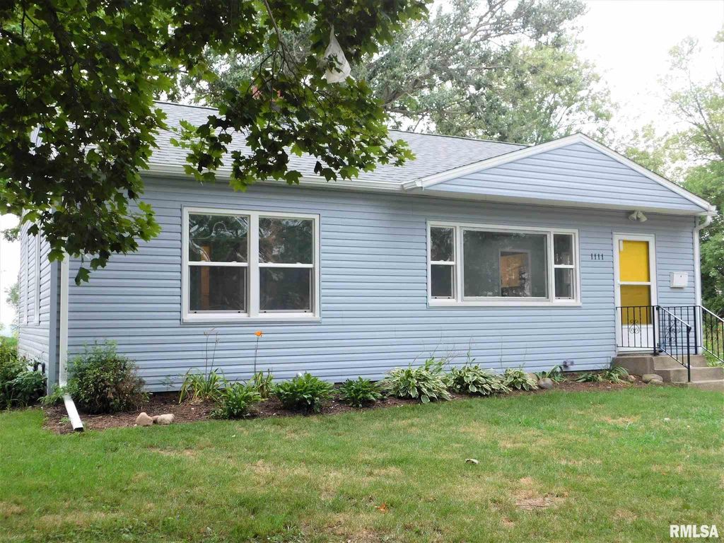 1111 W 10th St, Davenport, IA 52804
