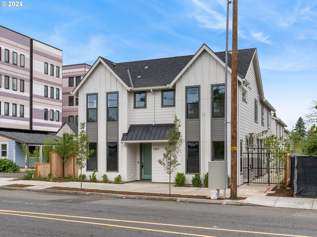 5859 NE Prescott St #2, Portland, OR 97218