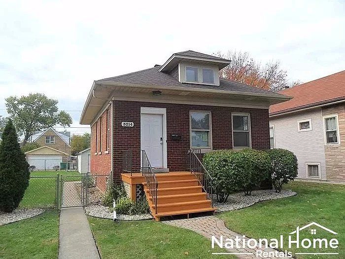 3214 Cuyler Ave, Berwyn, IL 60402