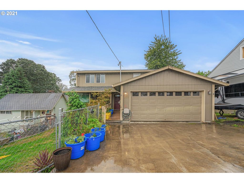 235 S 12th St, Saint Helens, OR 97051