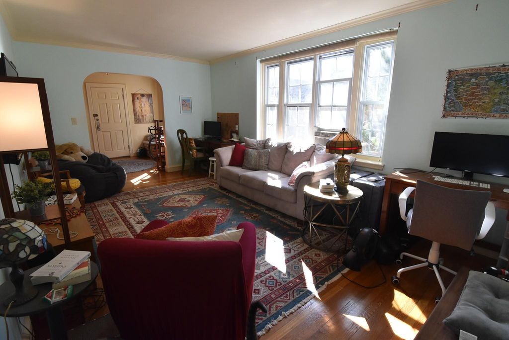77 Park St #3, Brookline, MA 02446