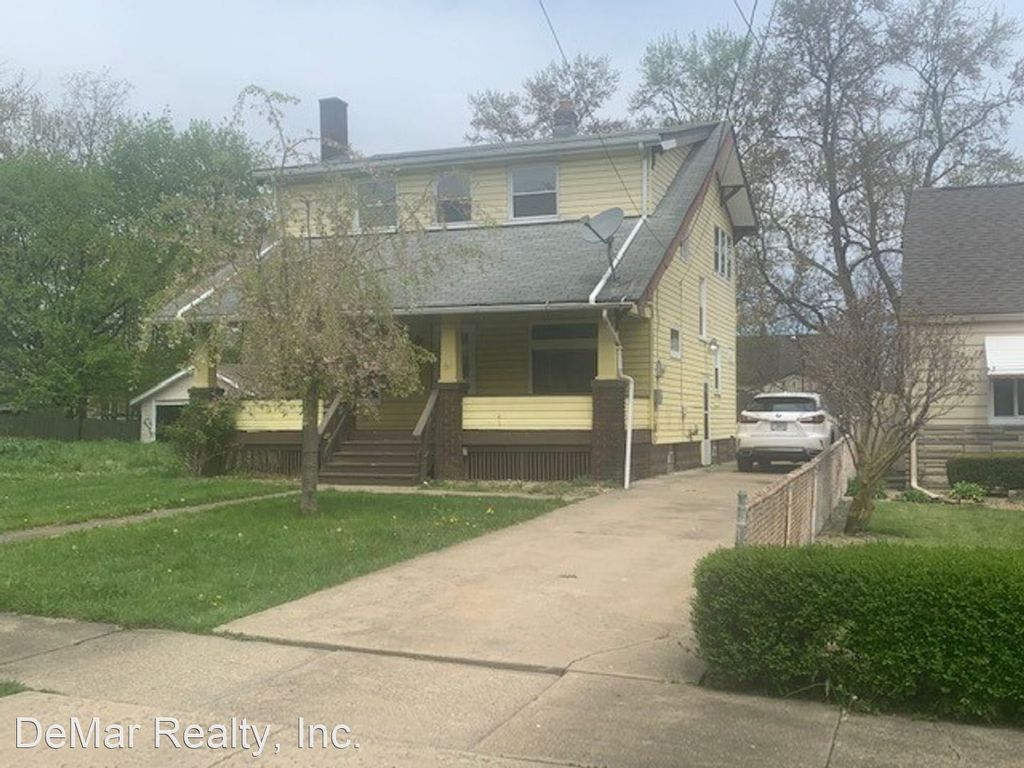 858 E  Lucius Ave, Youngstown, OH 44502