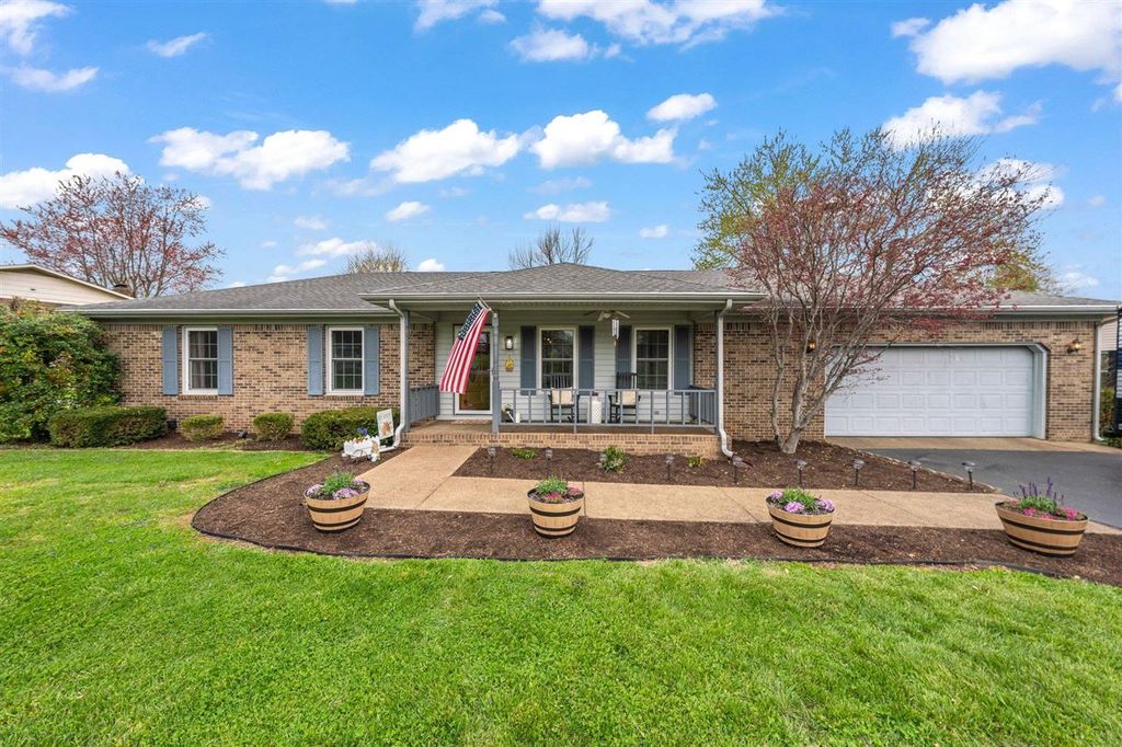 1713 Planters Way, Bowling Green, KY 42104