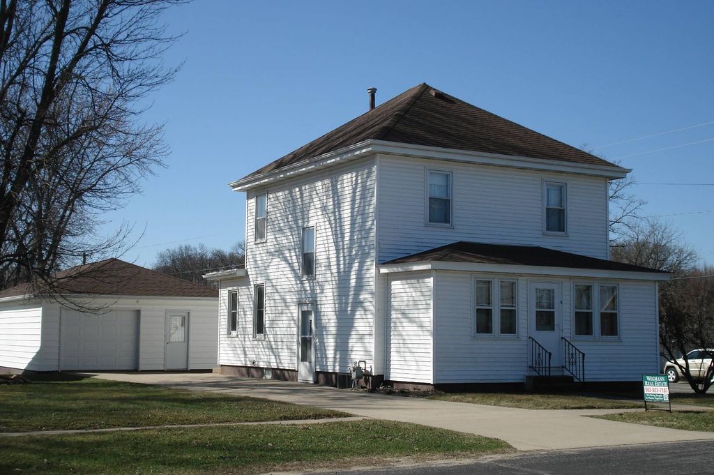 4 E 3rd St, Earlville, IA 52041 Trulia