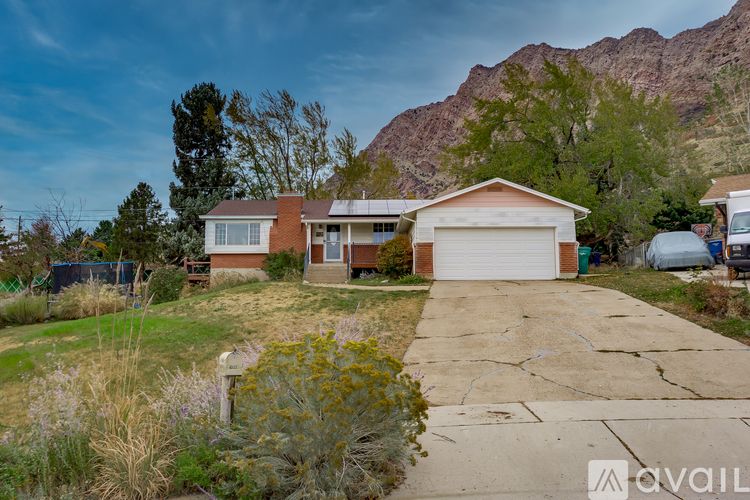 602 Hislop Dr, Ogden, UT 84404