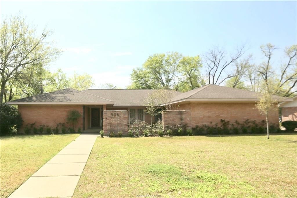 906 Pershing Dr, College Station, TX 77840