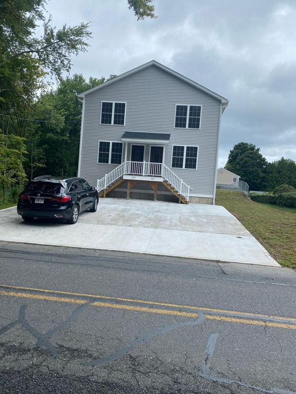 618 Barry St, Feeding Hills, MA 01030