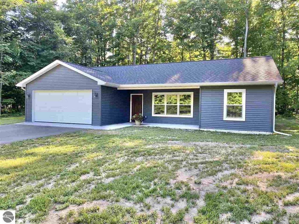 1042 Lipp Farm Rd PVT, Benzonia, MI 49616 Trulia