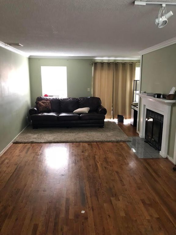 140 Kane St #D9, West Hartford, CT 06119