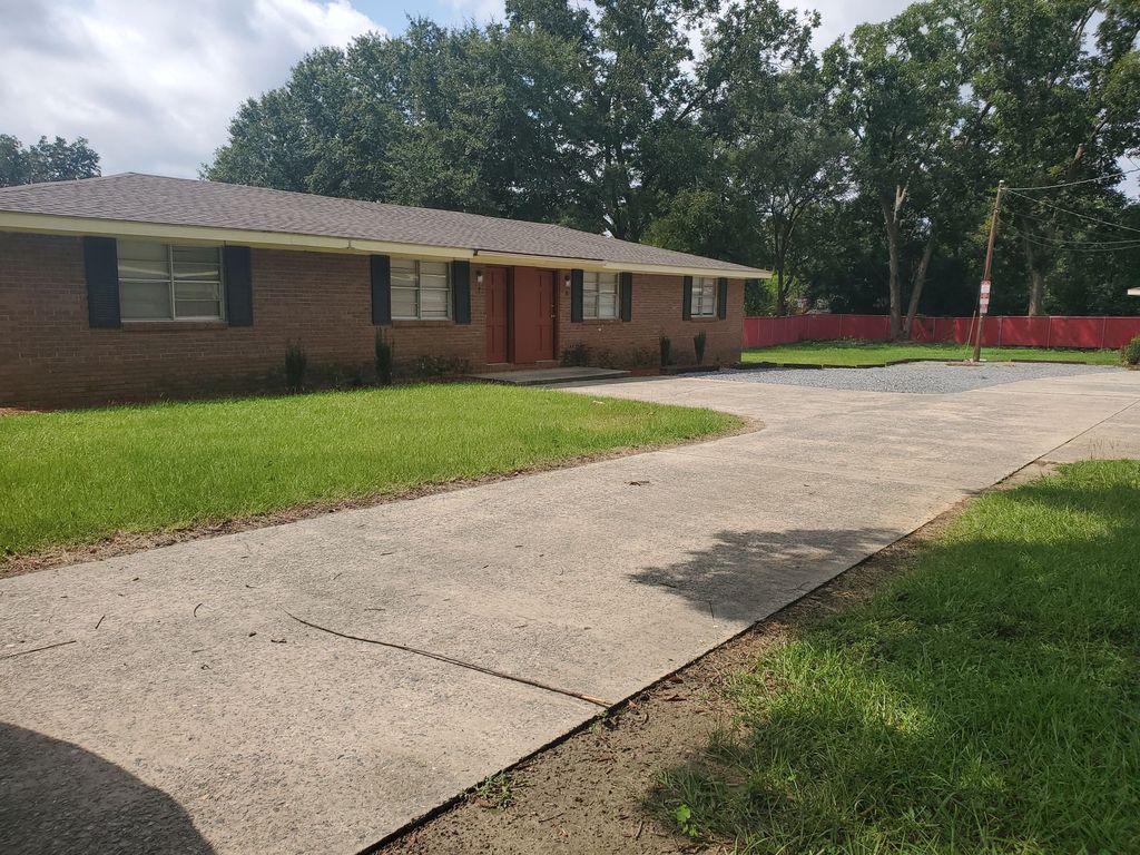 804 N Franklin St, Dublin, GA 31021