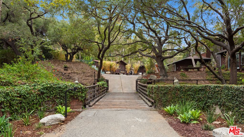 14203 W Evans Rd, Pacific Palisades, CA 90272