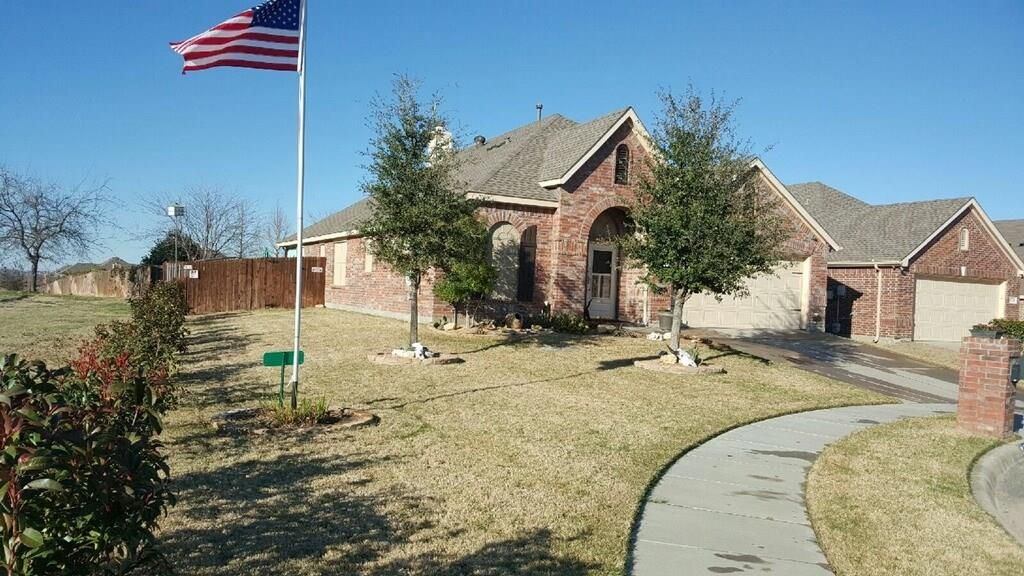 3301 Lone Brave Dr, Fort Worth, TX 76244