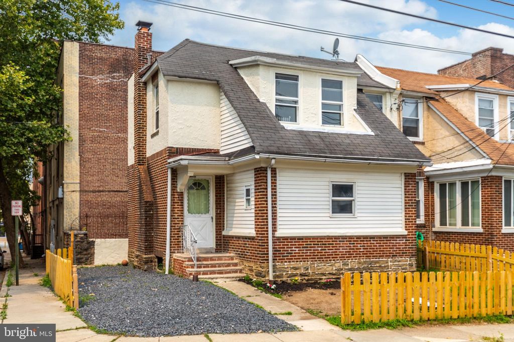 32 Heather Rd, Upper Darby, PA 19082