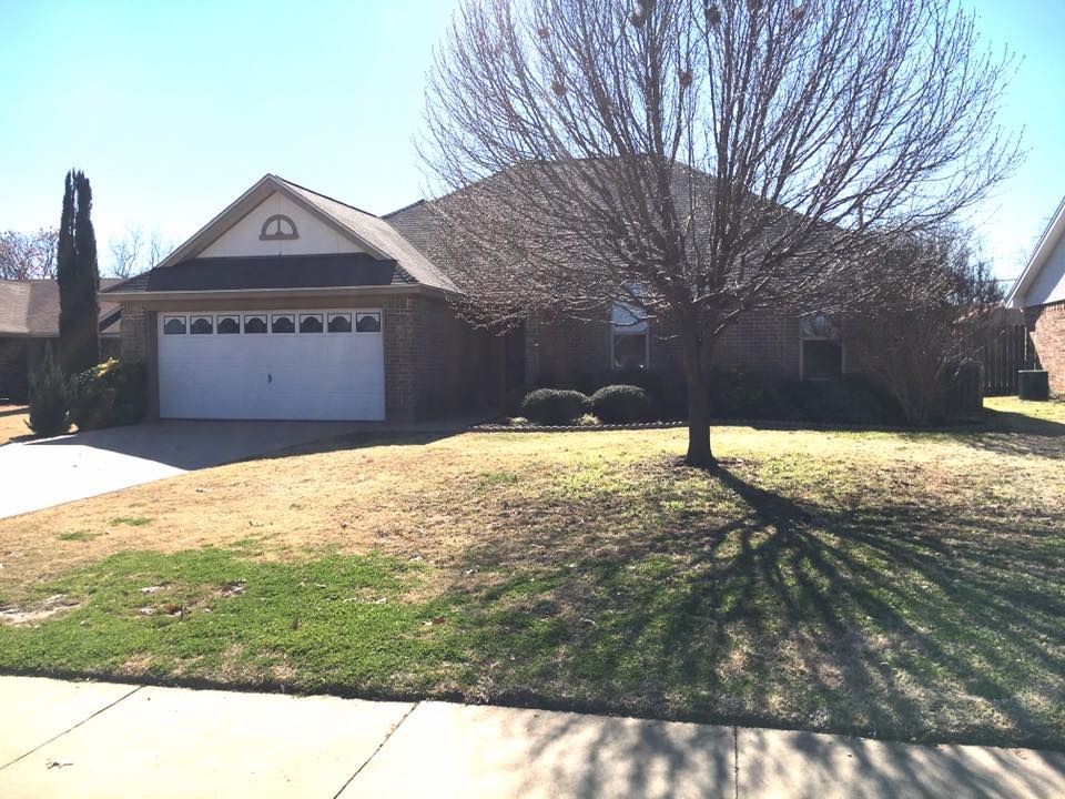 8 Colonial Dr, Wichita Falls, TX 76306