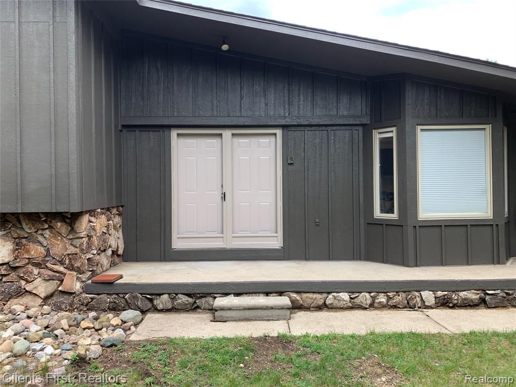 7233 Gawley Ct, Pinckney, MI 48169