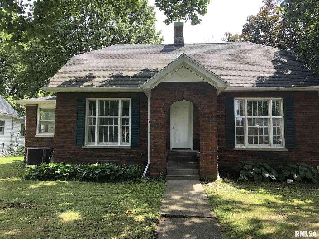 625 S Lafayette St, Macomb, IL 61455