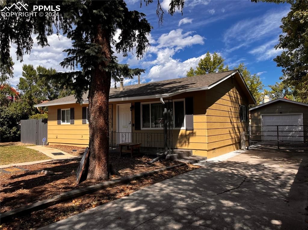1002 Montrose Ave, Colorado Springs, CO 80905 - See Est. Value, Schools ...