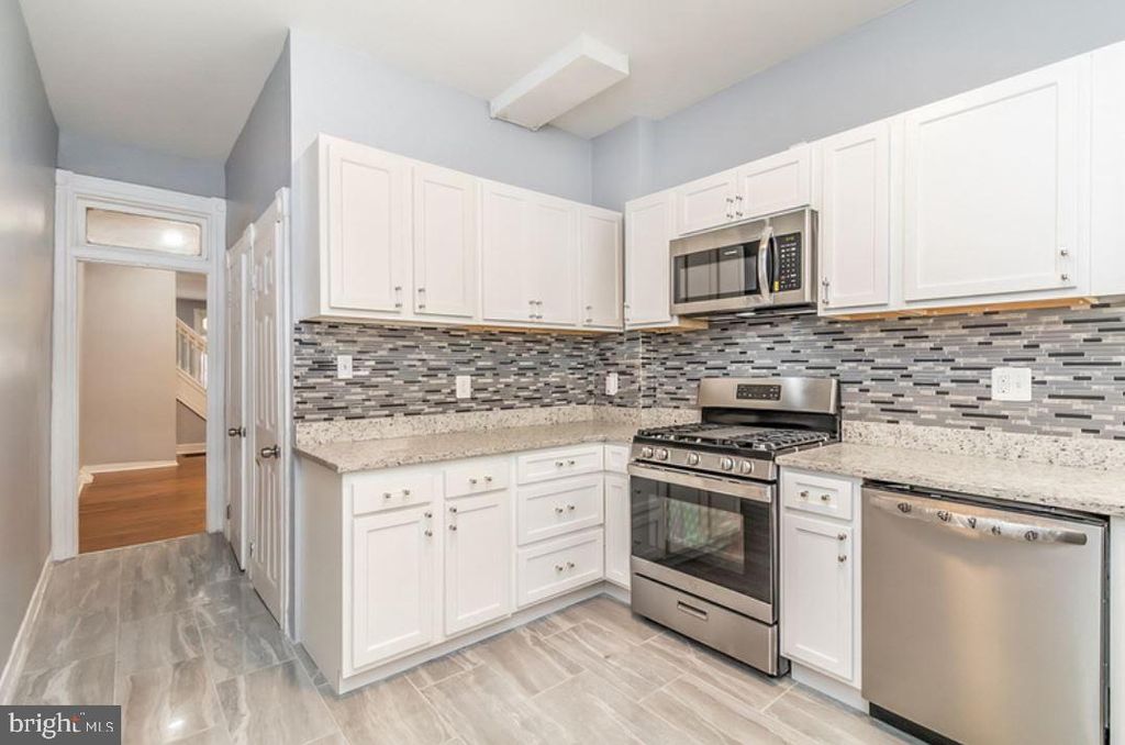 1631 Appleton St, Baltimore, MD 21217