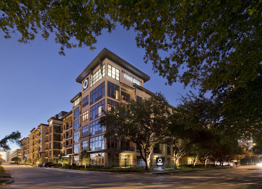 3100 post oak blvd houston tx 77056