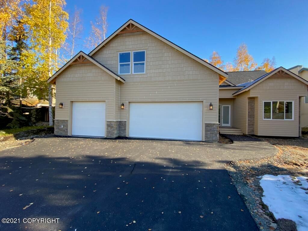 16801 Yellowstone Dr, Eagle River, AK 99577